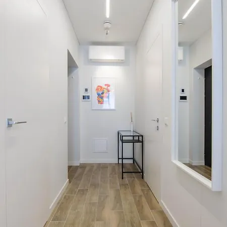 Apartment Happy Egle, Self Check-in-24-7, A-c, Parking-in-the-underground-garage