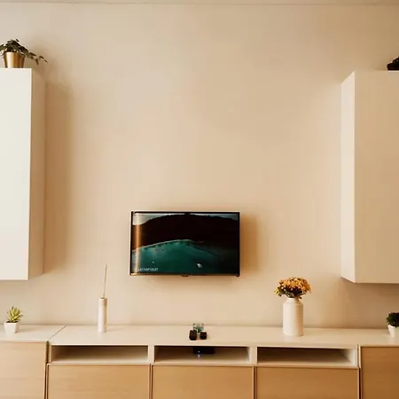 Apartment Happy Egle, Self Check-in-24-7, A-c, Parking-in-the-underground-garage *