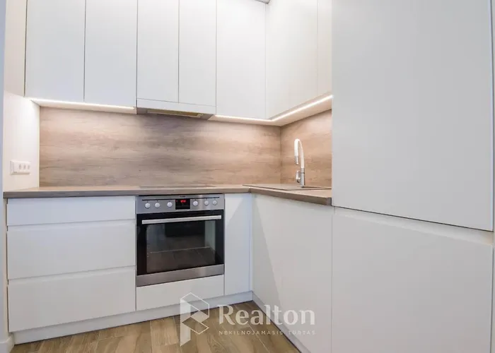 Apartament Happy Egle, Self Check-in-24-7, A-c, Parking-in-the-underground-garage *